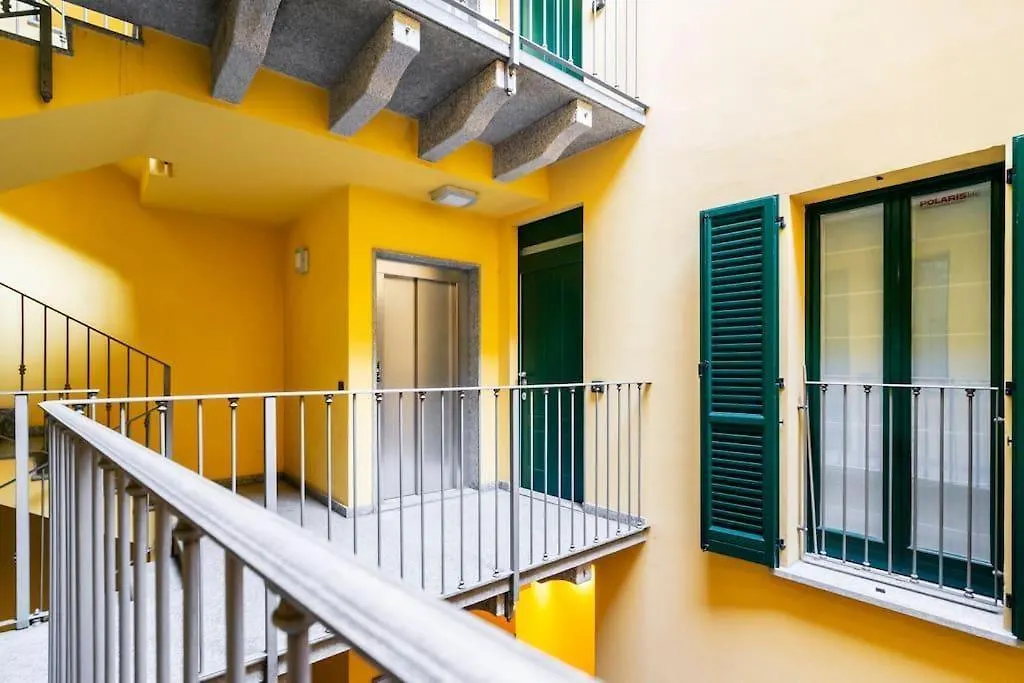 Apartment Hozyhome - Lovely Flat In Via Madonnina 23 Milan