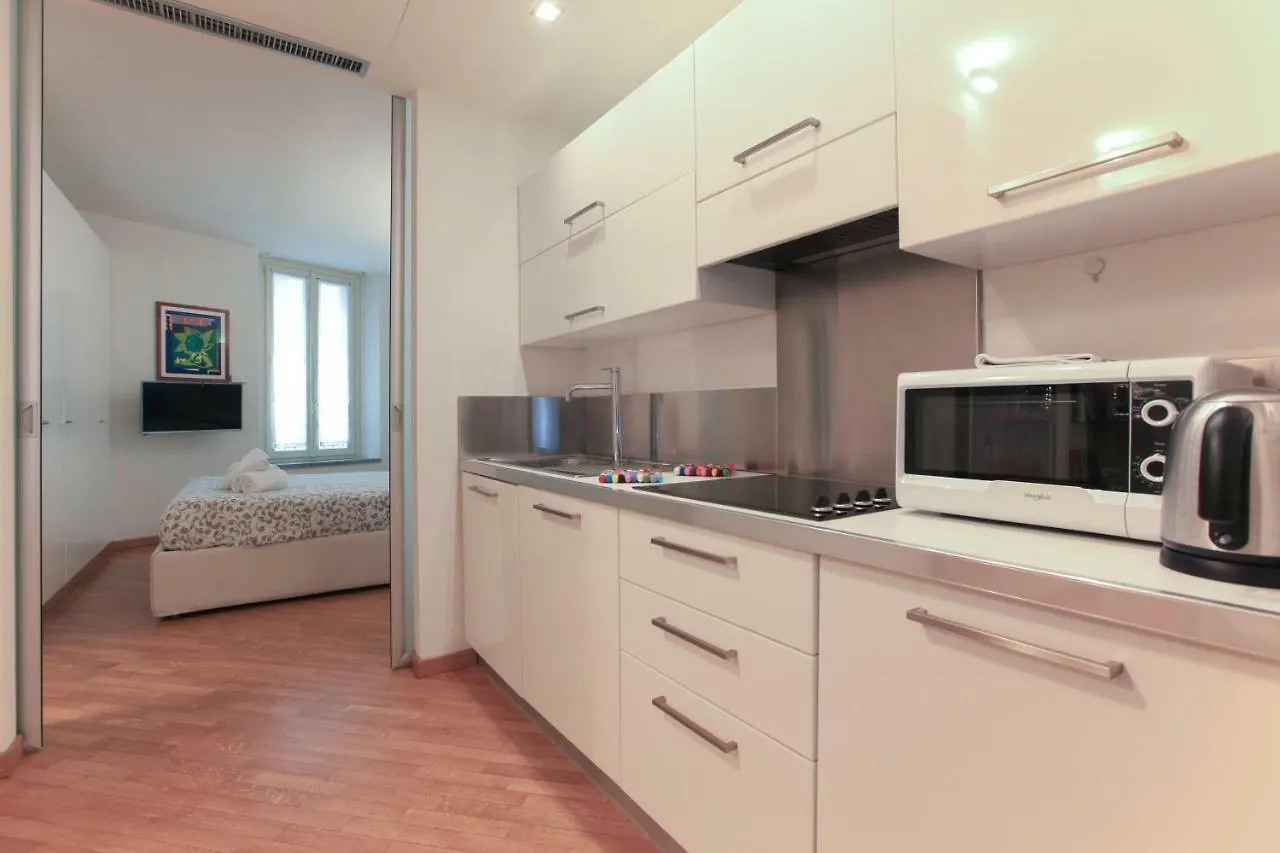 Apartment Hozyhome - Lovely Flat In Via Madonnina 23 Milan Italy
