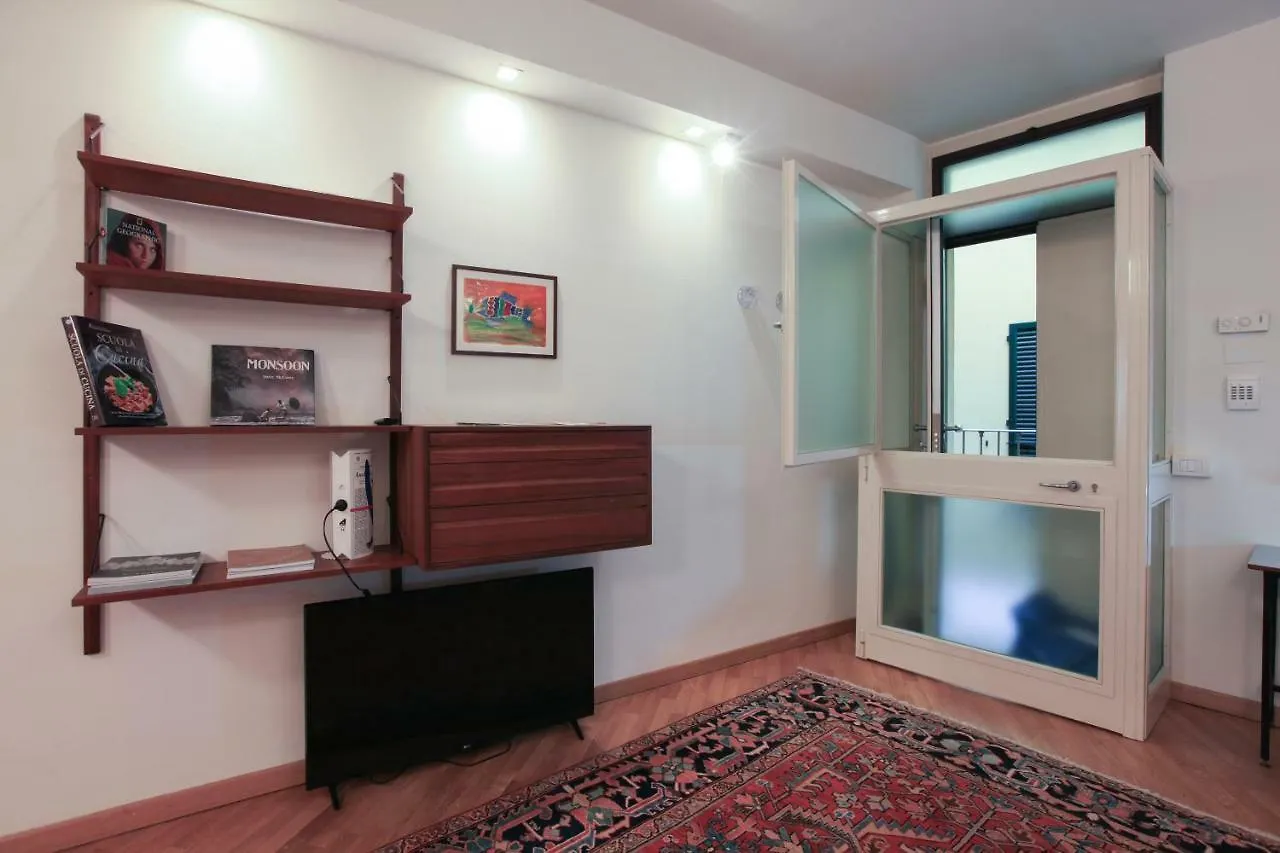 Hozyhome - Lovely Flat In Via Madonnina 23 Milan 0*,
