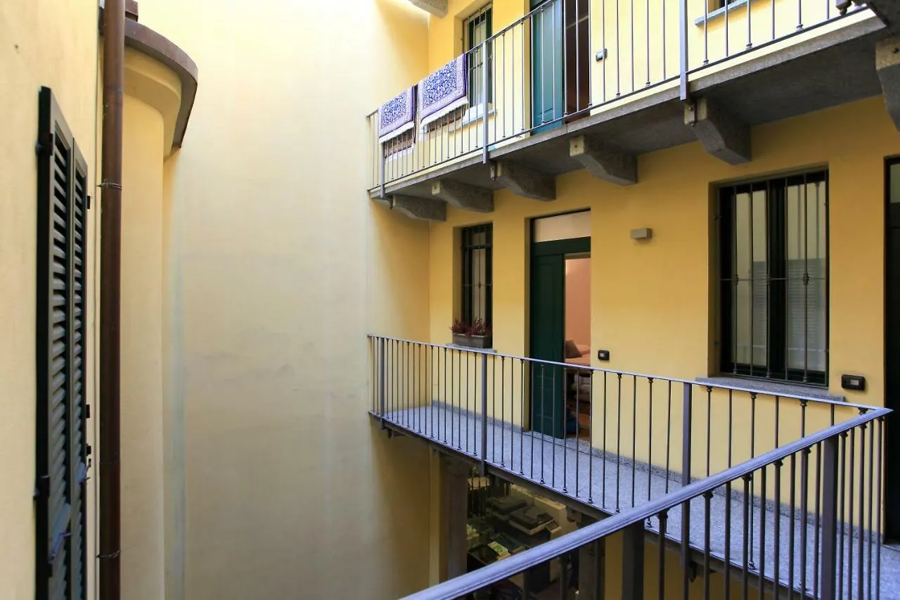 Hozyhome - Lovely Flat In Via Madonnina 23 Milan