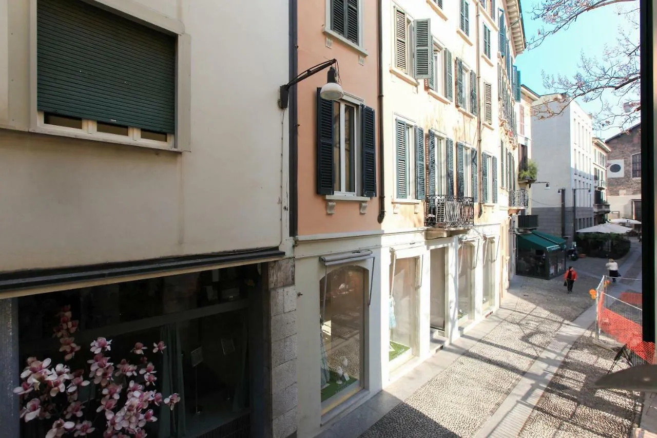 Hozyhome - Lovely Flat In Via Madonnina 23 Milan Apartment