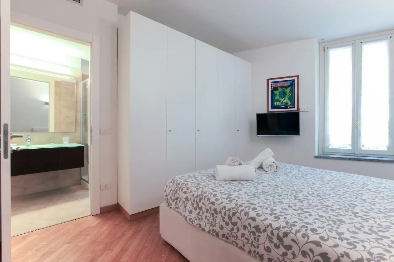 Hozyhome - Lovely Flat In Via Madonnina 23 Milan